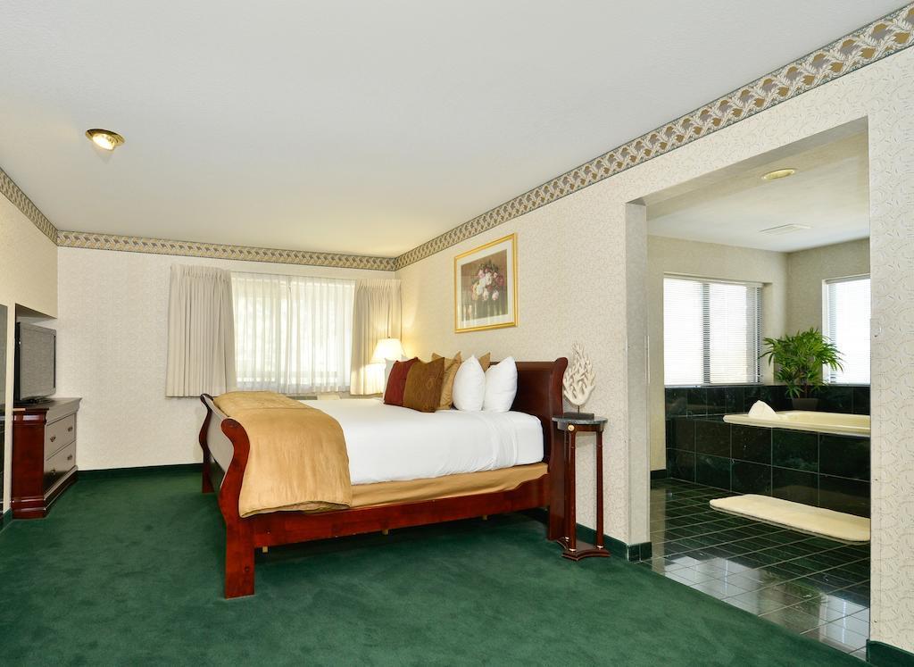 Quality Inn Oakwood Fairwood Exterior foto